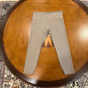 Athleta Women’s Elation Ultra High-Rise 7/8 Tight Pyrite Large Legging Brown 23”
